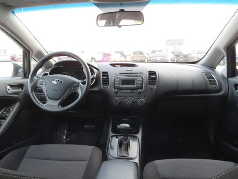 Used 2017 Kia Forte LX image 11