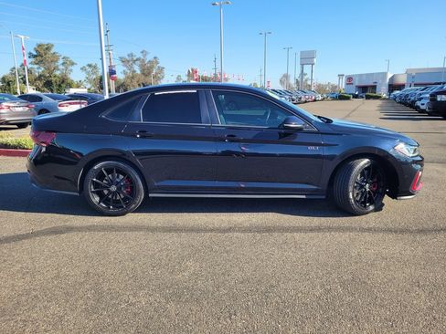 Used 2025 Volkswagen Jetta GLI Autobahn FWD image 3
