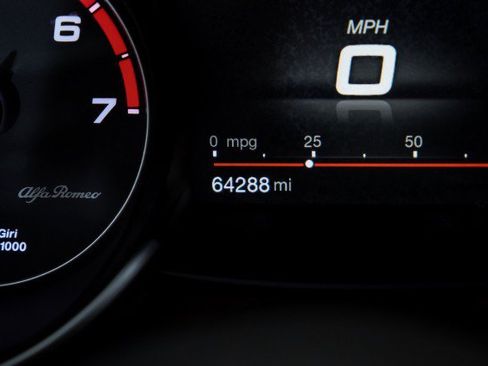 Used 2018 Alfa Romeo Giulia SPORT AWD DRIVER ASSIST DYNAMI image 17