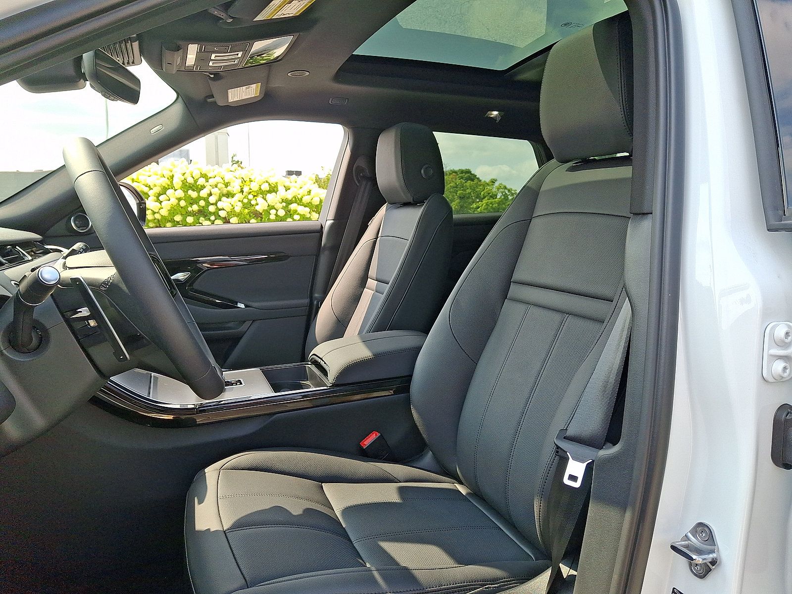 New 2026 Land Rover Range Rover Evoque S AWD/4WD image 9