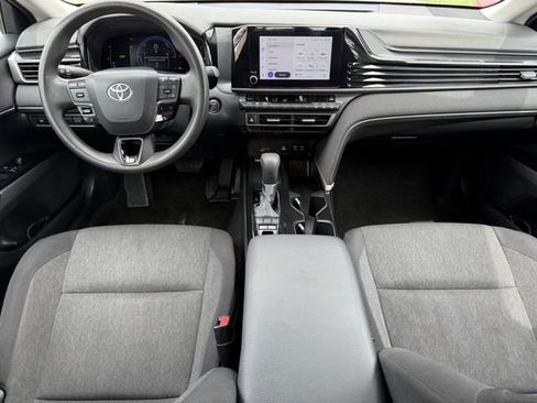 Used 2025 Toyota Camry SE FWD image 8