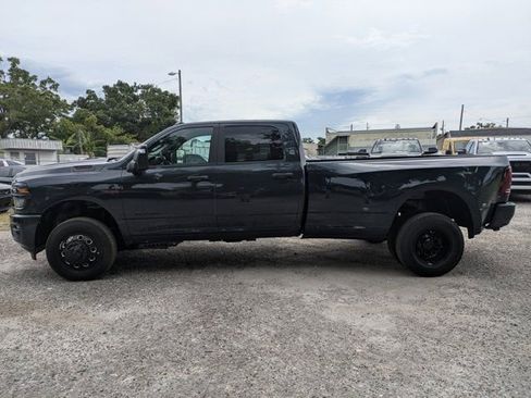 New 2026 RAM 3500 Big Horn AWD/4WD image 6