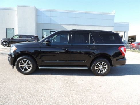 Used 2021 Ford Expedition XLT image 8