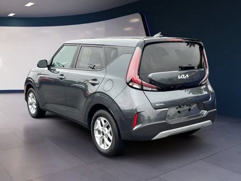 Certified 2025 Kia Soul LX w/ LX Technology Package FWD image 3