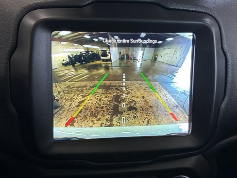 Used 2020 Jeep Renegade Trailhawk w/ Premium Leather Group AWD/4WD image 25