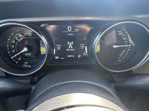 Used 2023 Jeep Wrangler Unlimited w/ Cold Weather Group image 10