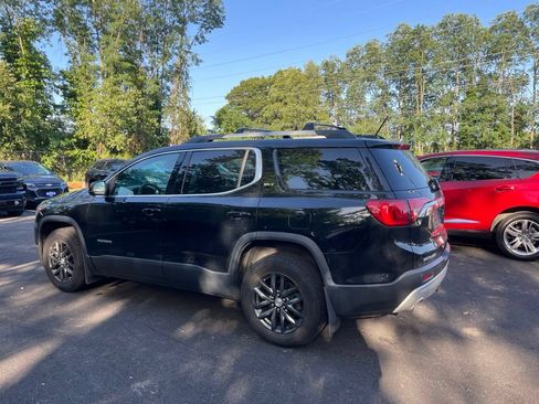 Used 2017 GMC Acadia SLT AWD/4WD image 4