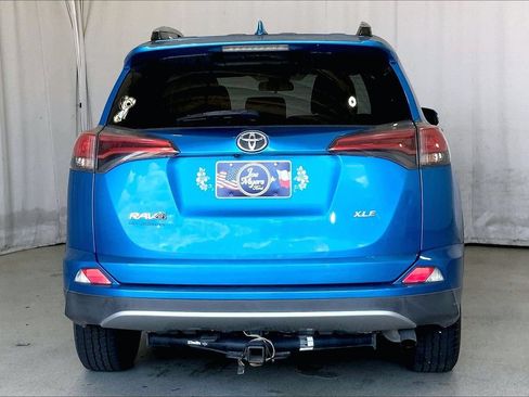 Used 2018 Toyota RAV4 XLE w/ Plus Extra Value Package FWD image 4