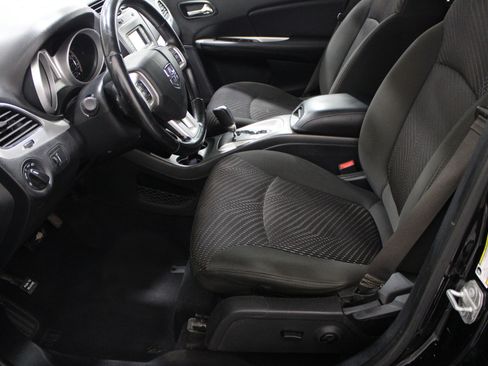 Used 2020 Dodge Journey SE w/ SE Popular Equipment Group FWD image 13