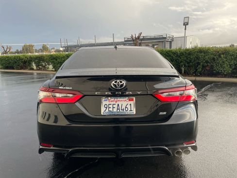 Used 2023 Toyota Camry SE image 4
