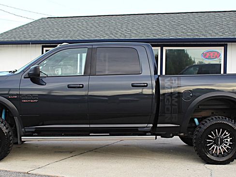 Used 2018 RAM 2500 Power Wagon AWD/4WD image 2