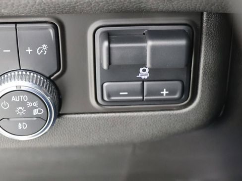 Used 2024 GMC Yukon XL Denali image 31