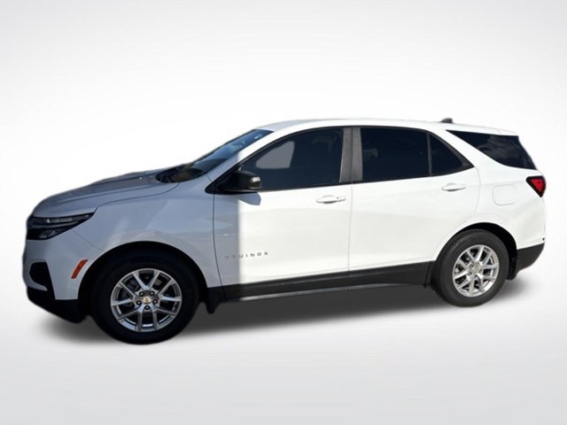 Used 2024 Chevrolet Equinox LS w/ LS Convenience Package FWD image 2