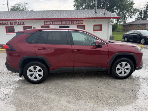 Used 2022 Toyota RAV4 LE AWD/4WD image 2