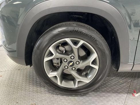 Used 2025 Chevrolet Trax LT FWD image 10