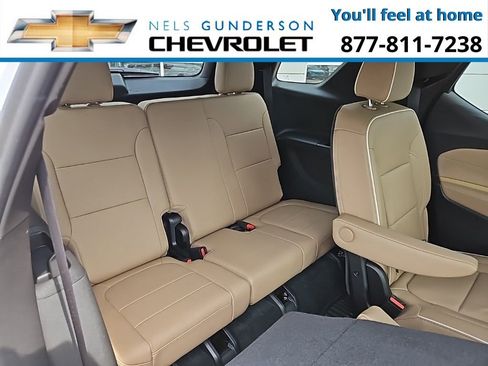 Used 2023 Chevrolet Traverse Premier image 12