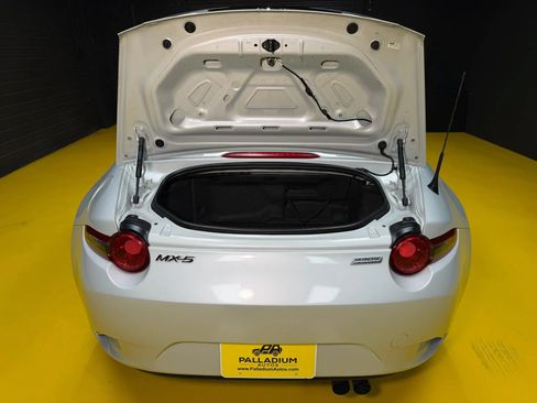 Used 2016 MAZDA MX-5 Miata Club RWD image 9