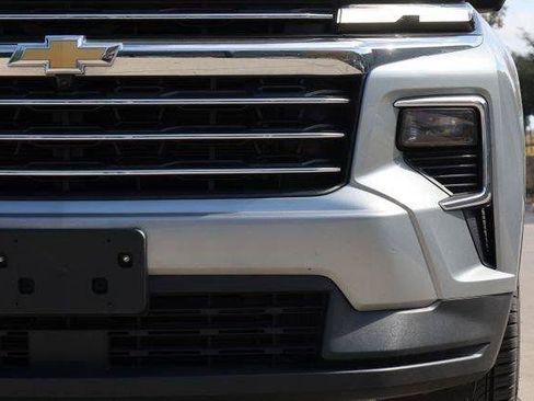 Used 2024 Chevrolet Traverse LT AWD/4WD image 4