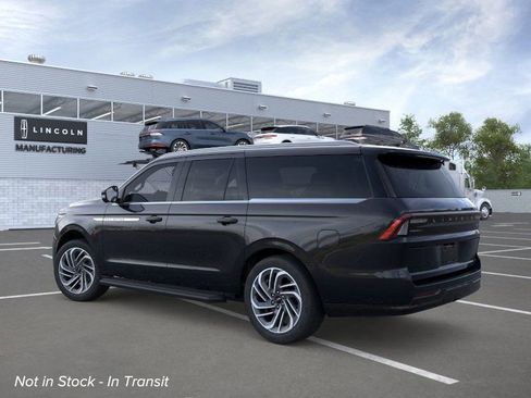 New 2026 Lincoln Navigator L Premier image 4