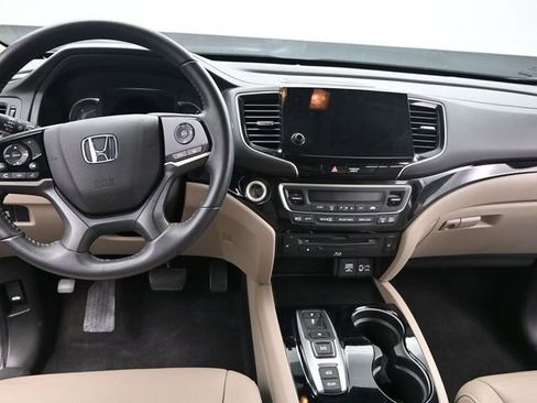 Used 2022 Honda Pilot Touring image 14