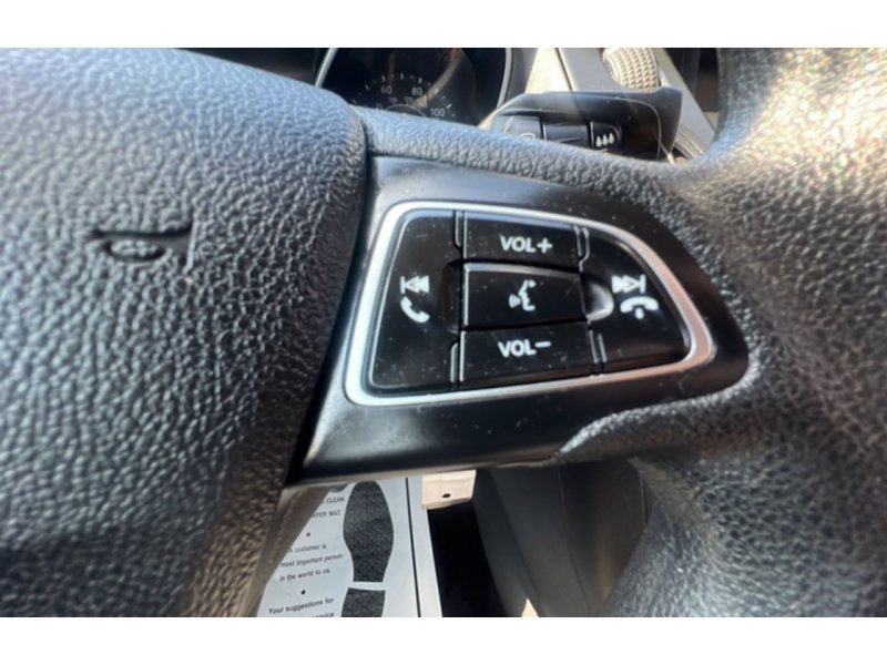 Used 2015 Ford Focus SE FWD image 28