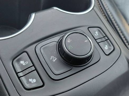 Used 2018 GMC Terrain SLE w/ Driver Convenience Package FWD image 19