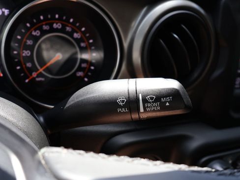 Used 2018 Jeep Wrangler Sport AWD/4WD image 16
