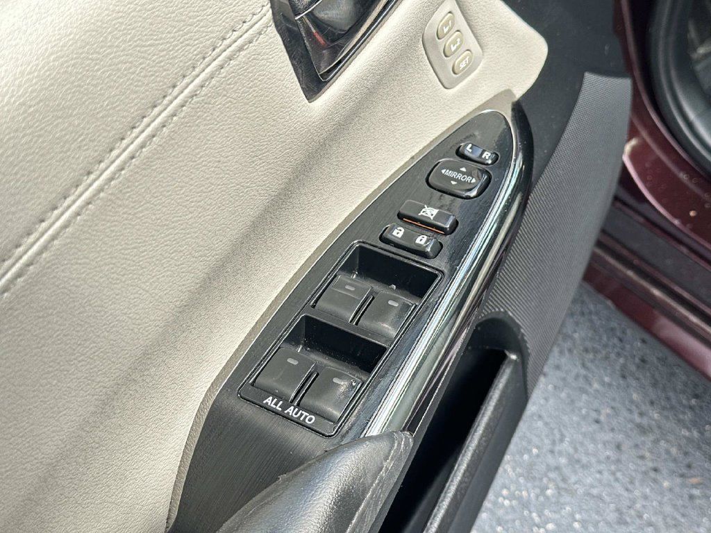 Used 2016 Toyota Avalon XLE Premium FWD image 19