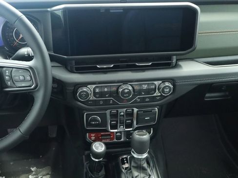New 2026 Jeep Gladiator Mojave w/ Safety Group AWD/4WD image 32