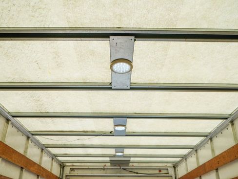 Used 2017 Ford F550 2WD Regular Cab Super Duty image 11