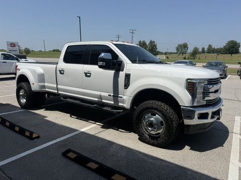 Used 2018 Ford F350 Lariat w/ Chrome Package AWD/4WD image 3