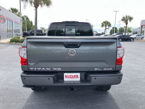 Used 2018 Nissan Titan SL w/ Chrome Package AWD/4WD image 4