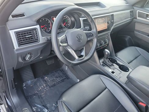 Used 2021 Volkswagen Atlas Cross Sport SE image 25