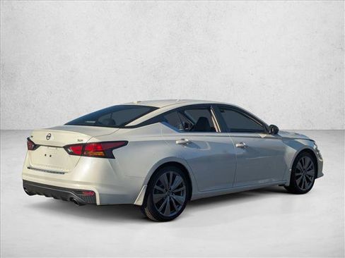 Used 2022 Nissan Altima 2.5 SR image 5