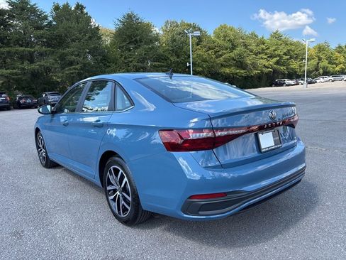 New 2025 Volkswagen Jetta SE image 4
