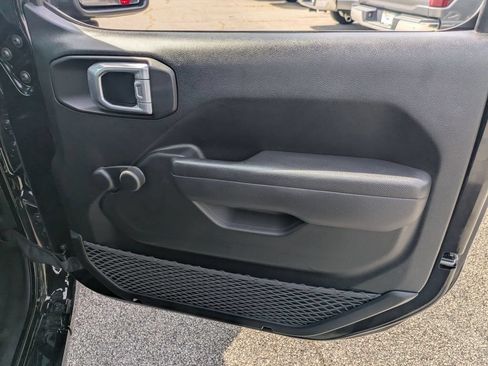 Used 2022 Jeep Wrangler Unlimited Sport AWD/4WD image 31