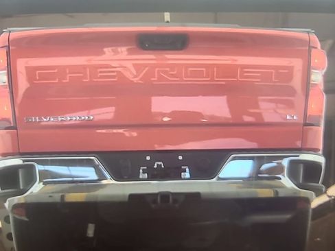 Used 2023 Chevrolet Silverado 1500 LT AWD/4WD image 6