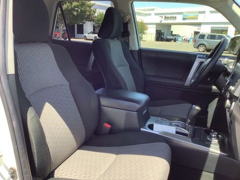 Used 2022 Toyota 4Runner SR5 AWD/4WD image 39