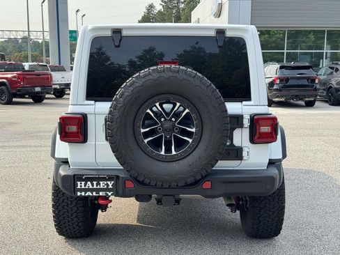 Used 2024 Jeep Wrangler Unlimited Rubicon AWD/4WD image 23