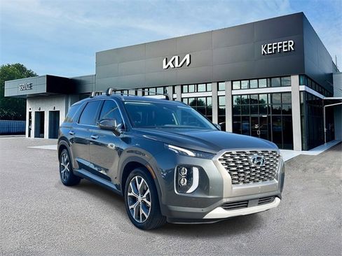Used 2022 Hyundai Palisade SEL w/ Convenience Package image 2