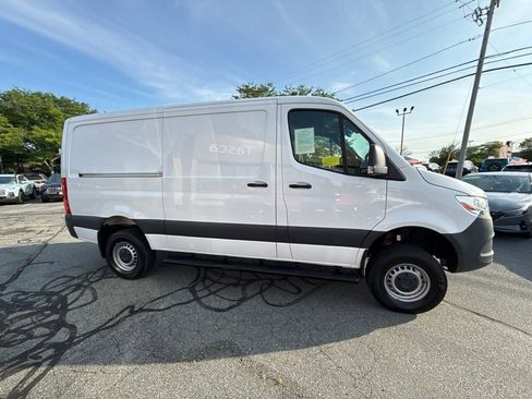Used 2024 Mercedes-Benz Sprinter 2500 image 4