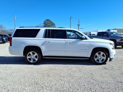Used 2018 Chevrolet Suburban Premier image 11