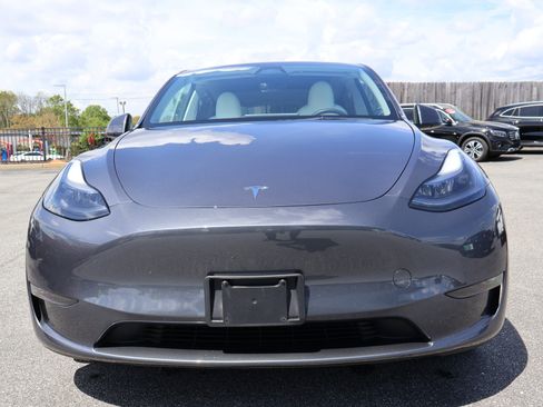 Used 2023 Tesla Model Y Long Range image 8