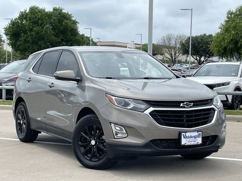 Used 2018 Chevrolet Equinox LT image 2