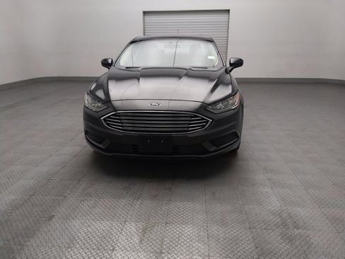 Used 2018 Ford Fusion SE w/ Fusion SE Technology Package FWD image 15