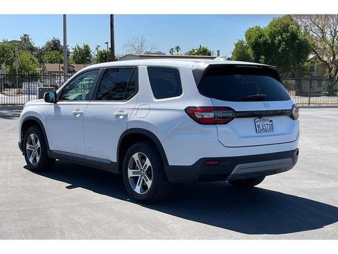 Certified 2024 Honda Pilot EX-L image 3