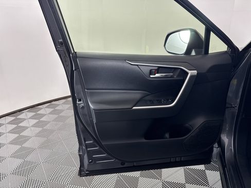 Used 2019 Toyota RAV4 XLE image 24