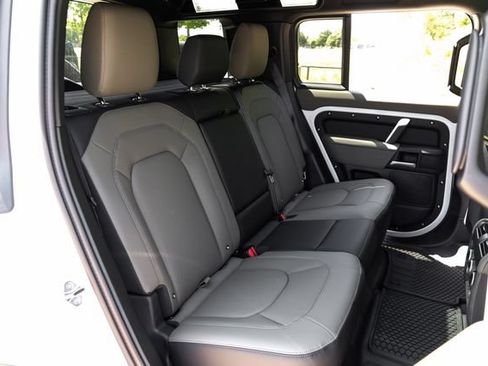 New 2026 Land Rover Defender 110 X-Dynamic SE AWD/4WD image 45