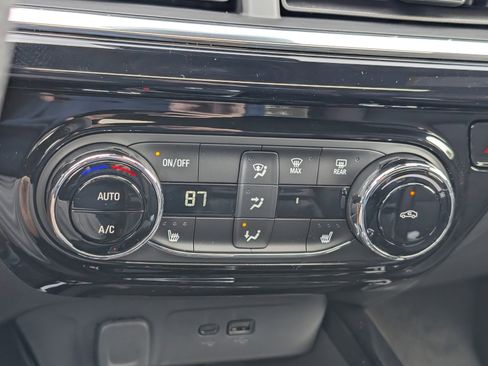 New 2026 Chevrolet Trax RS w/ Sunroof Package image 15