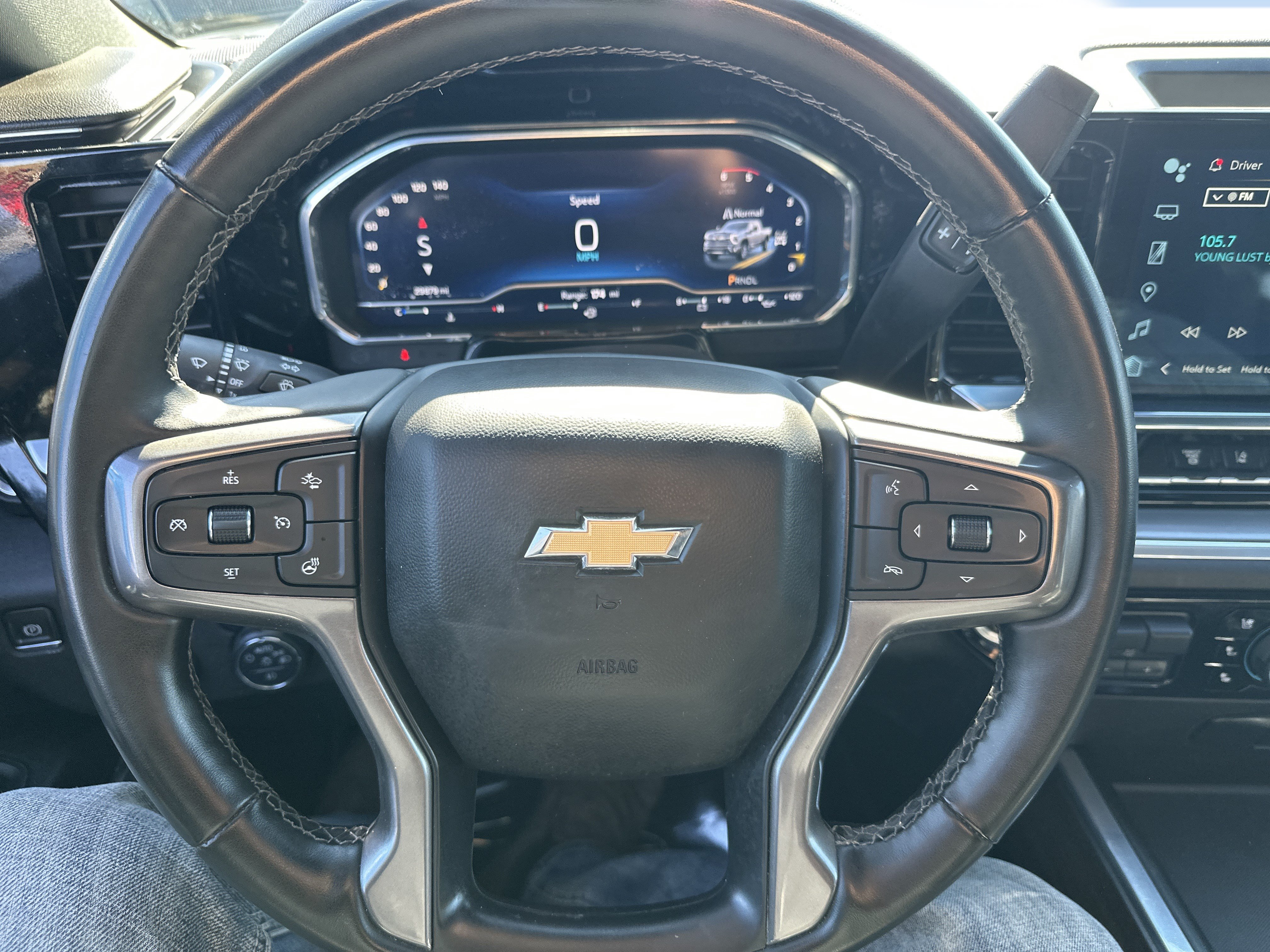 Used 2024 Chevrolet Silverado 2500 High Country w/ High Country Premium Package AWD/4WD image 16